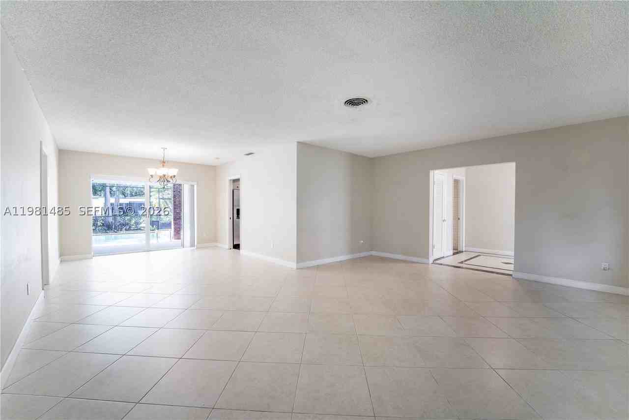 7970 Sw 146th St - Photo 5 of 40