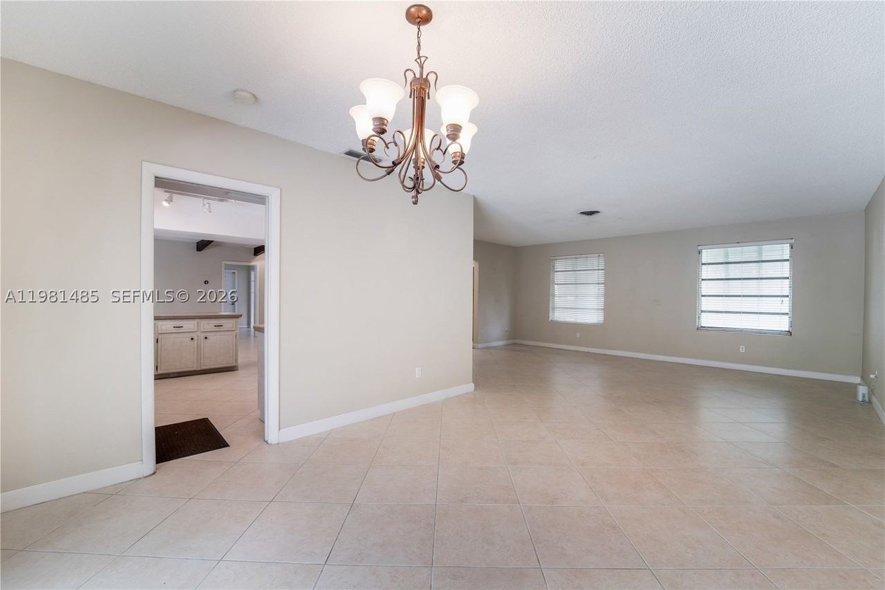 7970 Sw 146th St - Photo 6 of 40