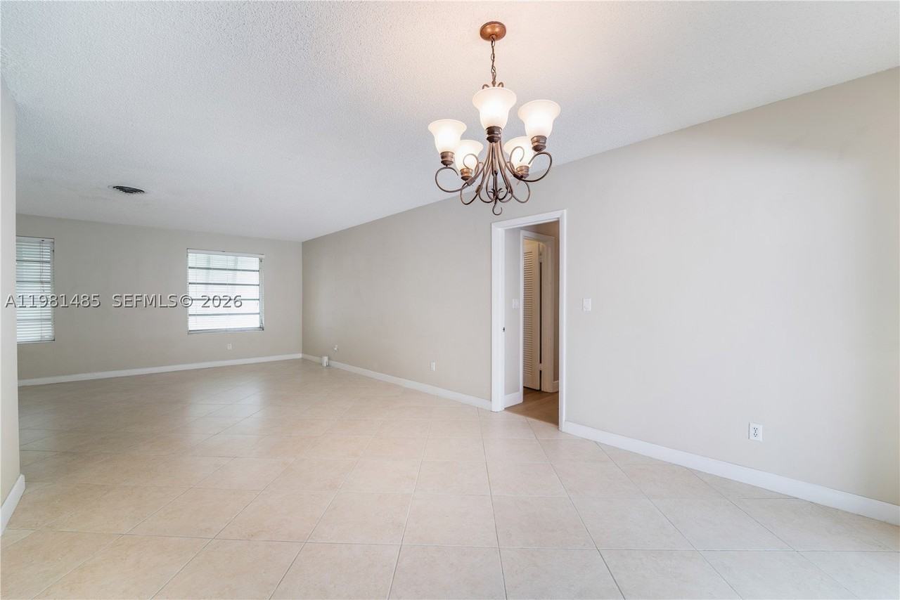 7970 Sw 146th St - Photo 7 of 40