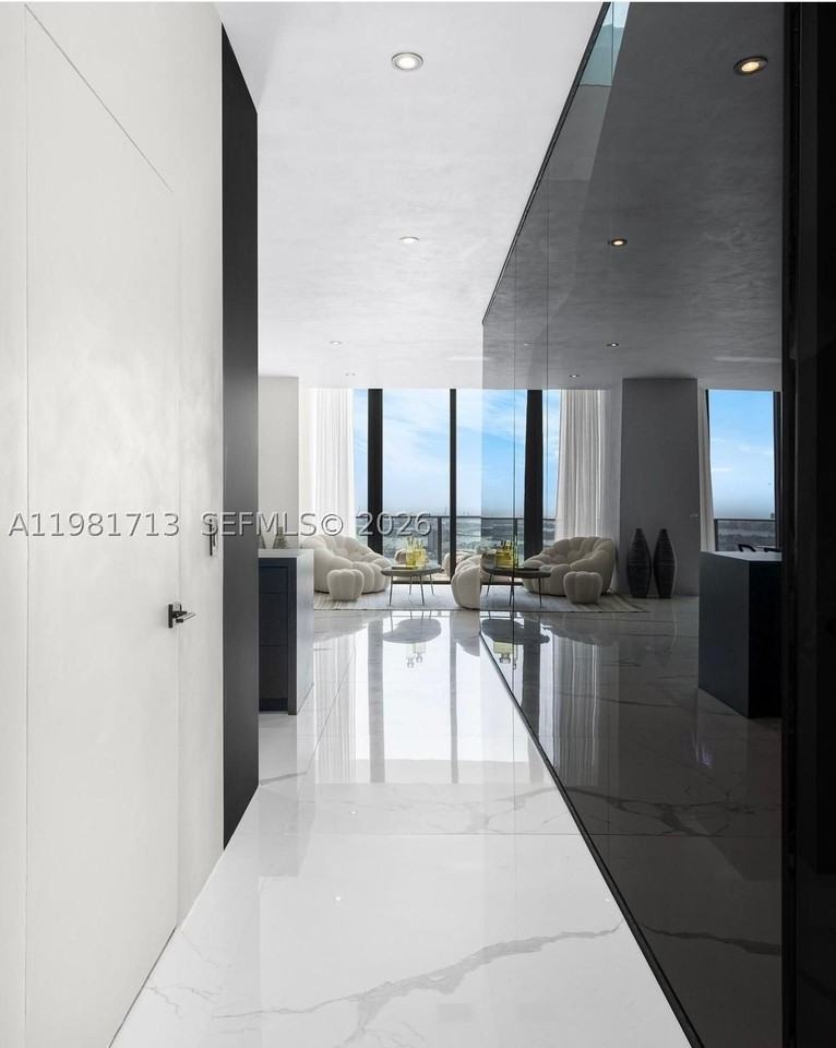 650 Ne 32nd St - Photo 3 of 27