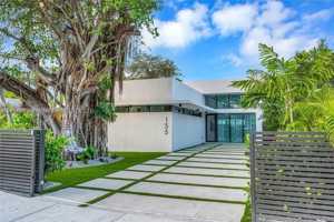 featured image of 155 Nw 51st St #0