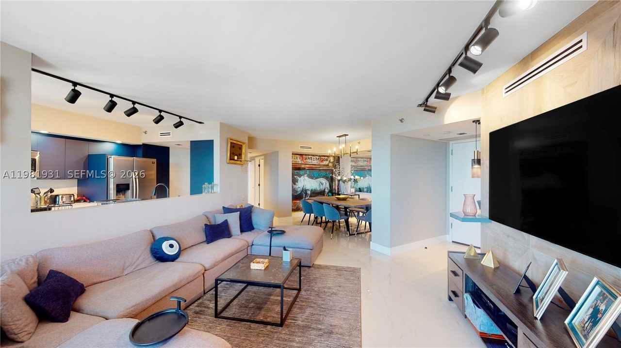 1000 Island Blvd #2903