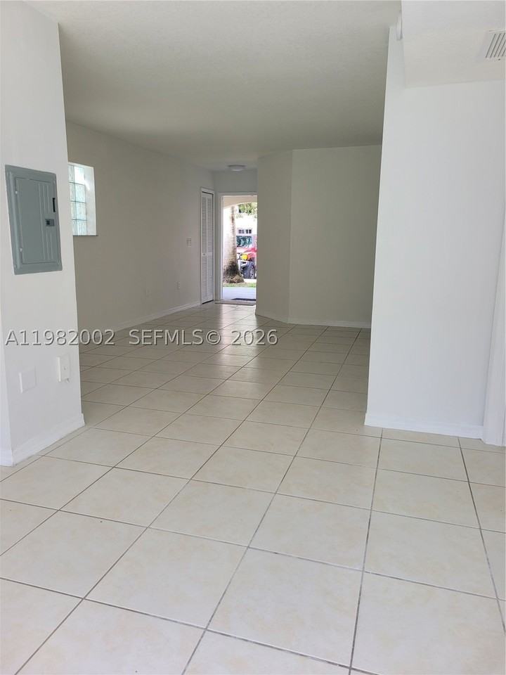 2921 Se 13th Ave #106-48 - Photo 3 of 23