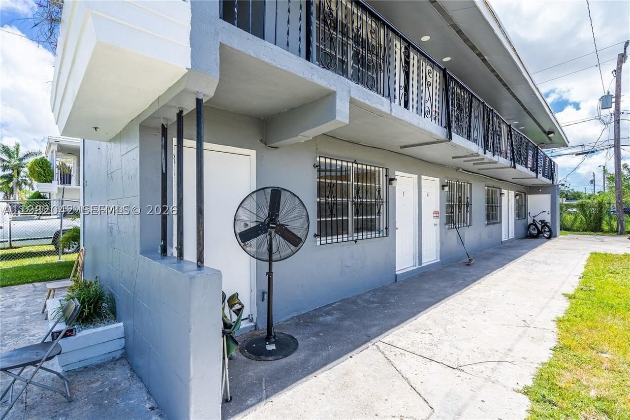 1445 Nw 2nd Ave #3 - Photo 5 of 21