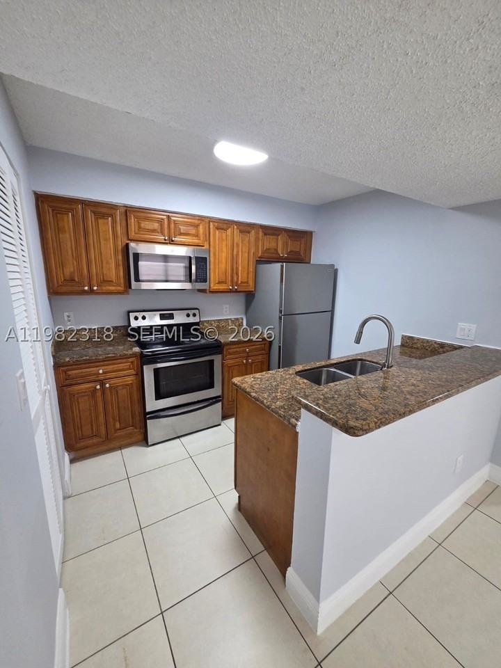 1241 Sw 46th Ave #1006