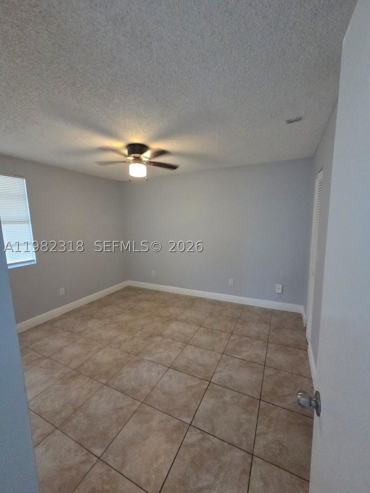 1241 Sw 46th Ave #1006 - Photo 6 of 9