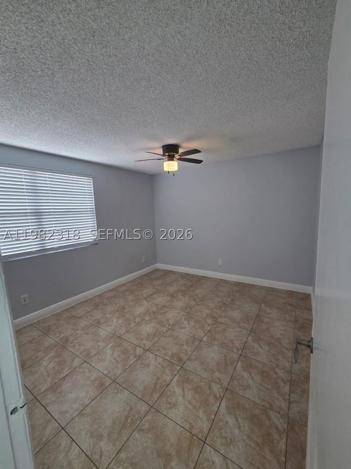 1241 Sw 46th Ave #1006 - Photo 7 of 9