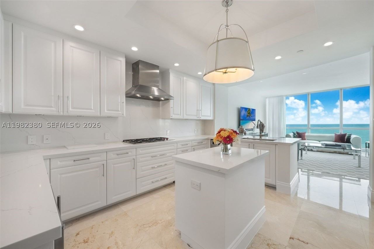 10295 Collins Ave #2203 - Photo 4 of 15