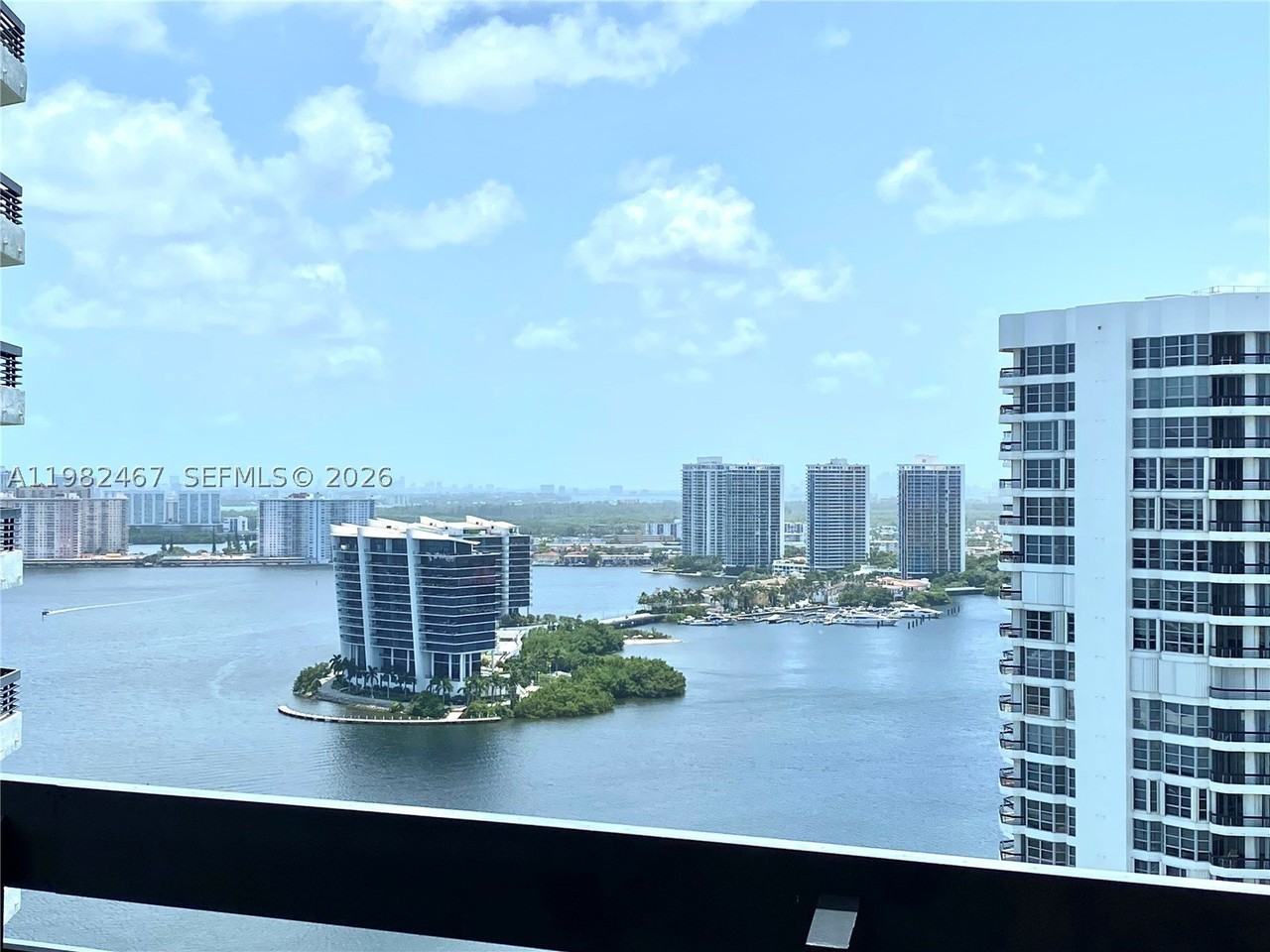 3500 Mystic Pointe Dr #3103