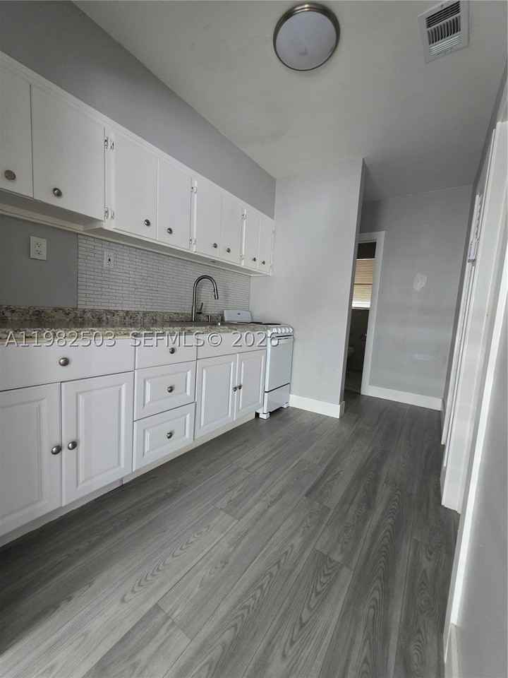 57 Esplanade Dr #C - Photo 4 of 11