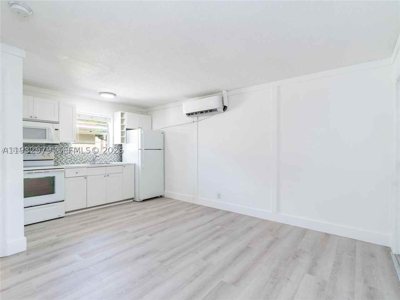 2020 Miami Rd #B - Photo 5 of 9