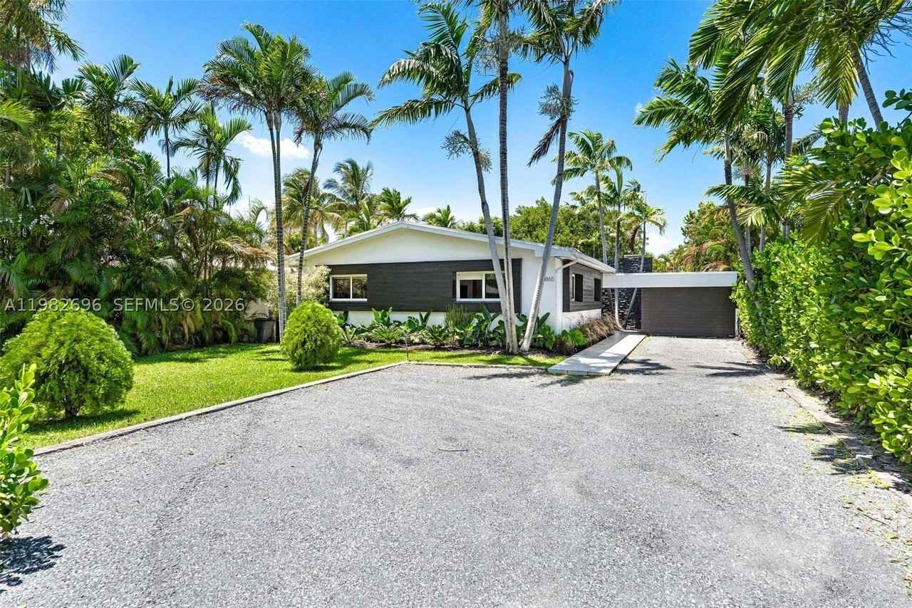 1865 Daytonia Rd - Photo 2 of 21