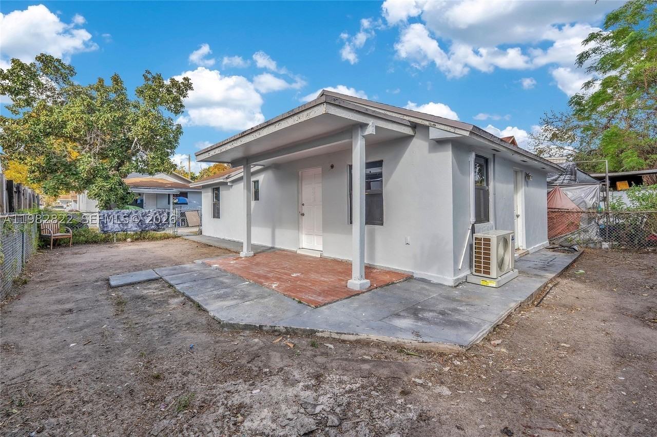 2428 Nw 28th St #REAR