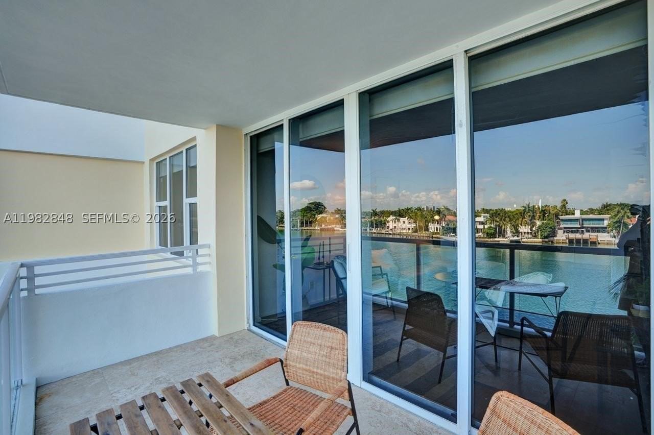 5600 Collins Ave #5R - Photo 3 of 32