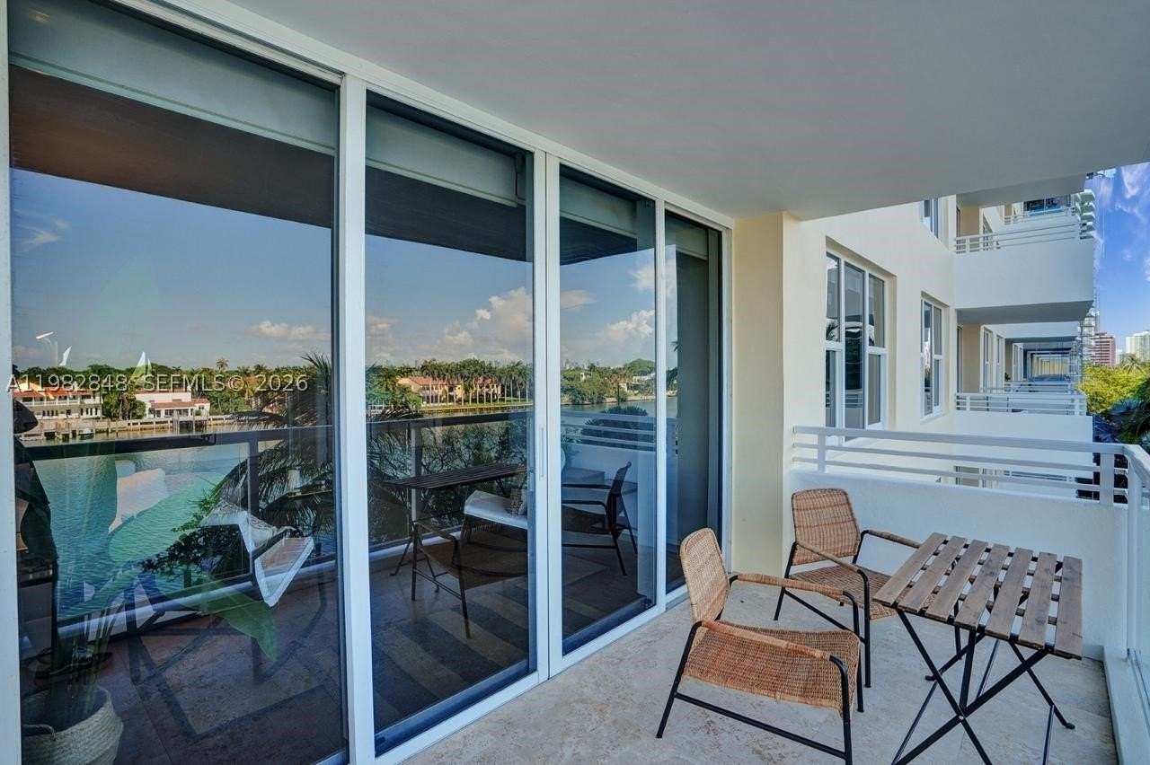 5600 Collins Ave #5R - Photo 5 of 32