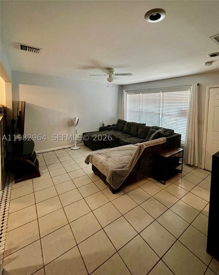 2016 Ne 26th St #2 - Photo 6 of 12