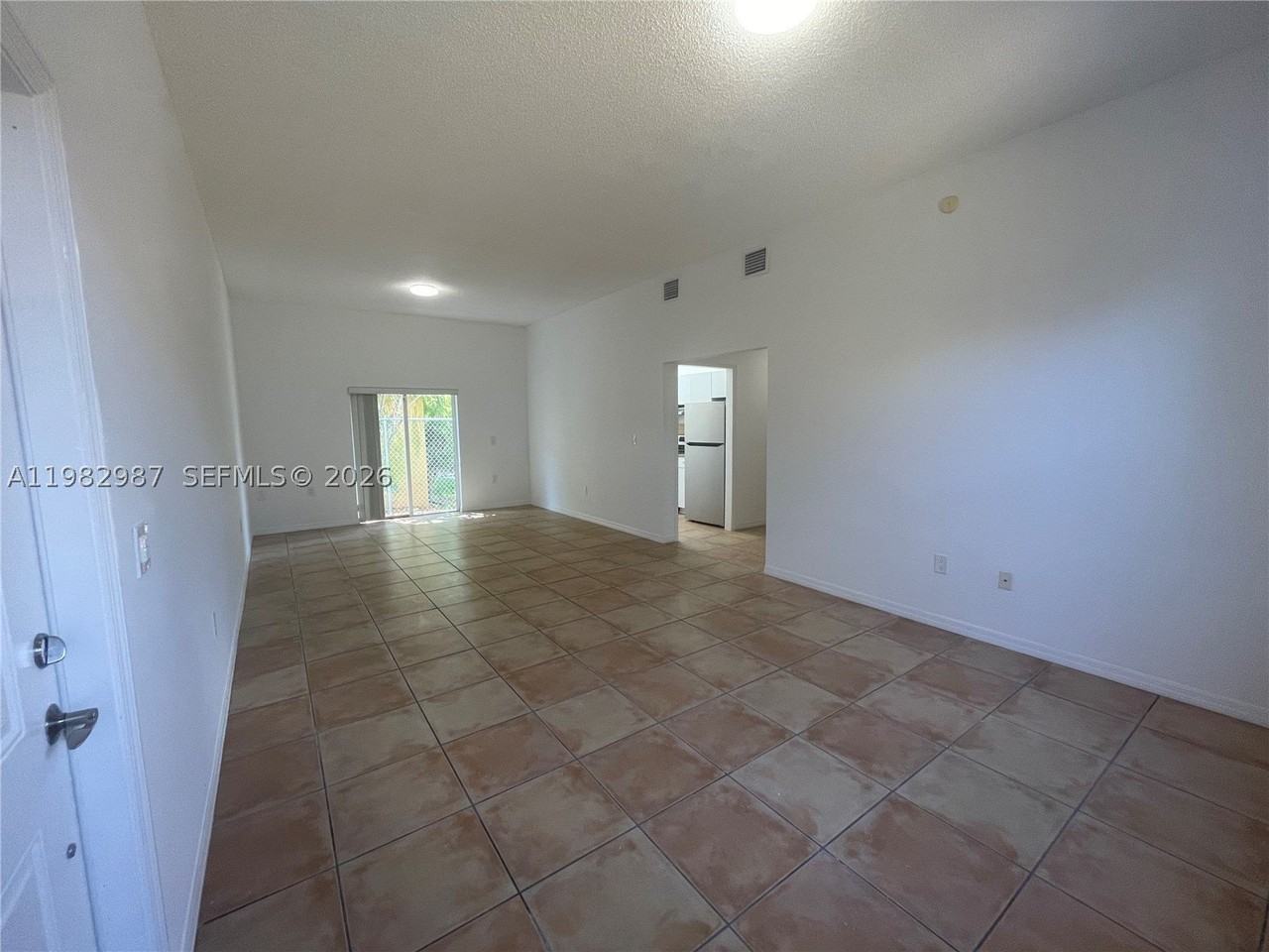 3421 Sw 25th St #01 - Photo 5 of 41