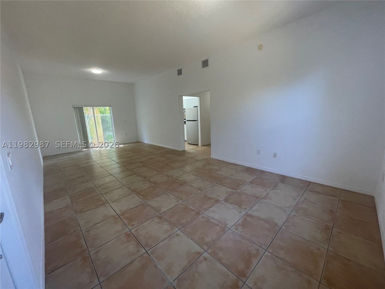 3421 Sw 25th St #01 - Photo 7 of 41