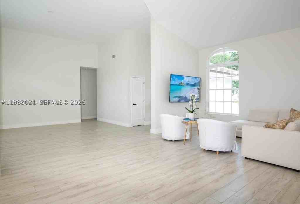 8325 Nw 161st Ter #8325 - Photo 3 of 10