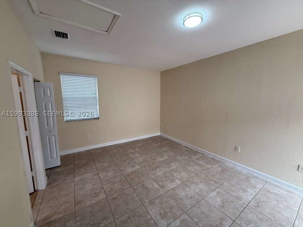 16735 Sw 95th St - Photo 2 of 9