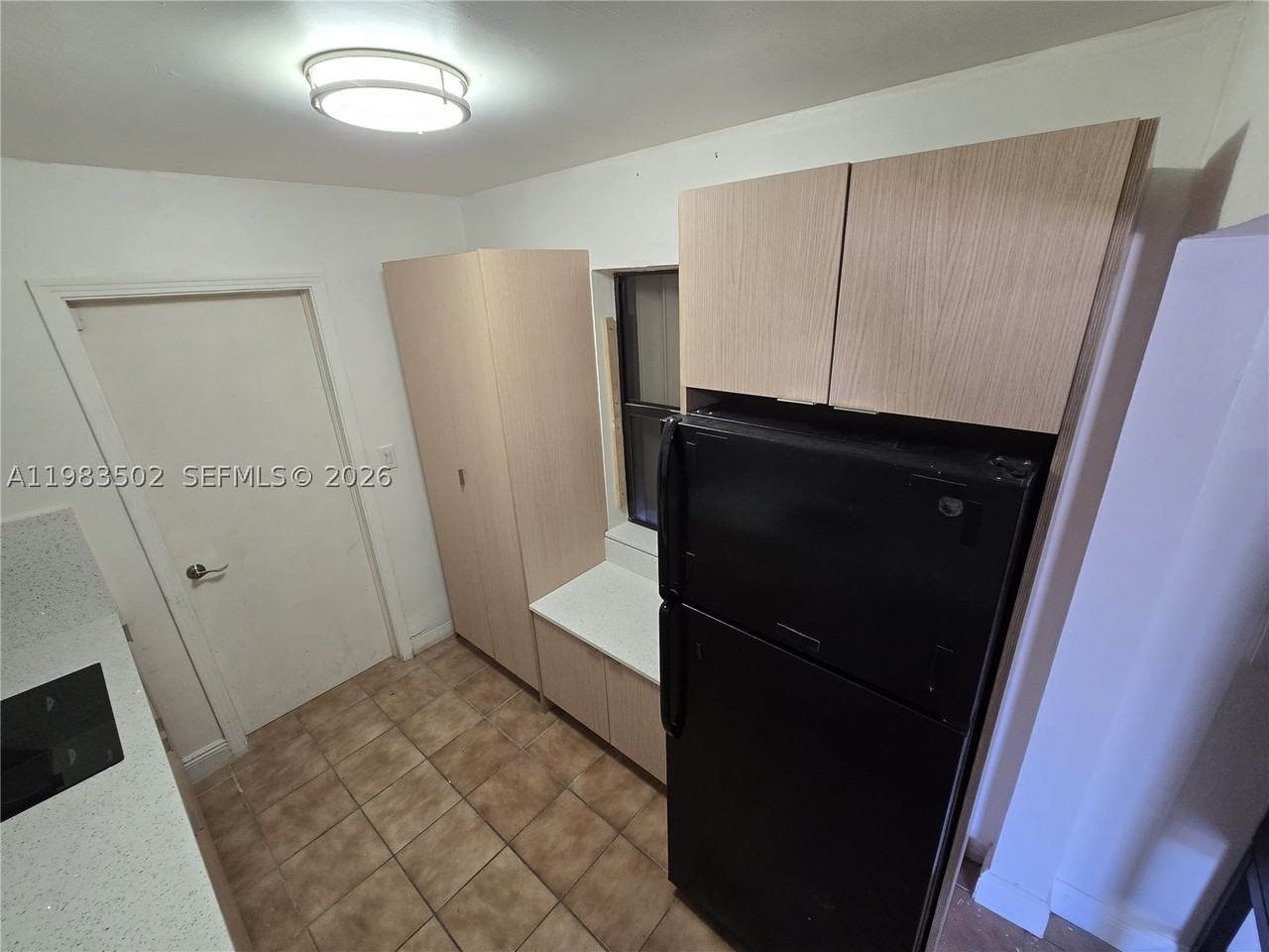 704 Sw 2nd Ave - Photo 5 of 9