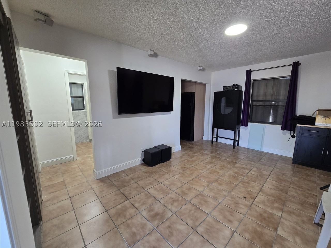 704 Sw 2nd Ave - Photo 7 of 9