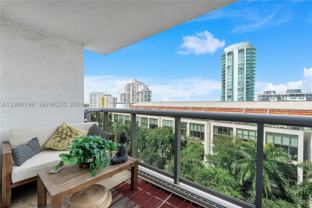 6039 Collins Ave #934 - Photo 1 of 1