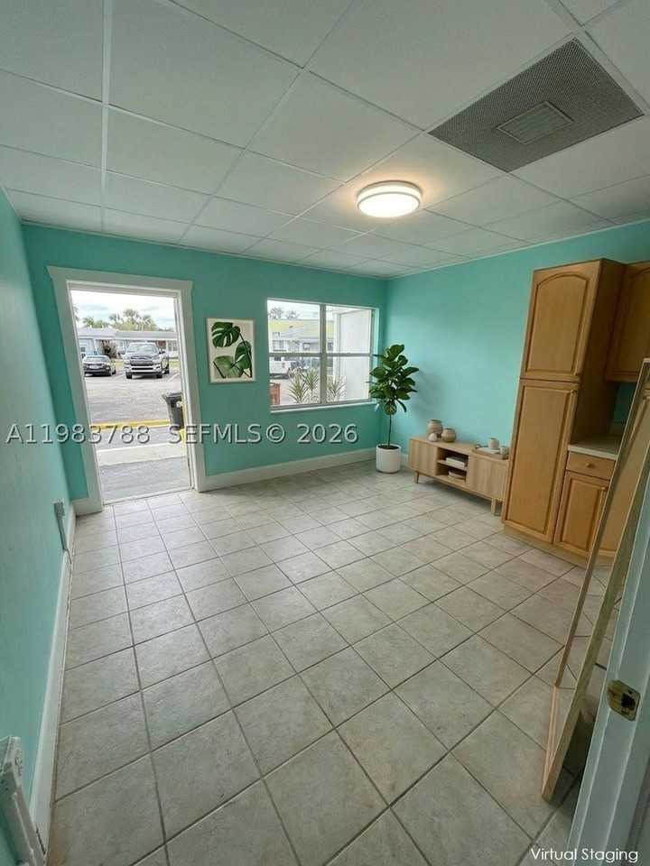 1010 Seaway Dr #F - Photo 2 of 7