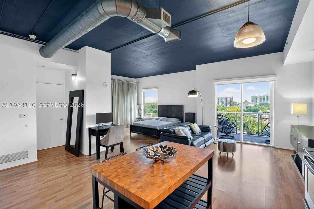 10 Nw South River Dr #708 - Photo 3 of 30