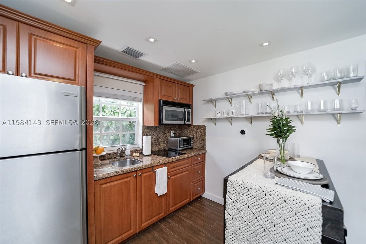 265B Palm Ave - Photo 6 of 22