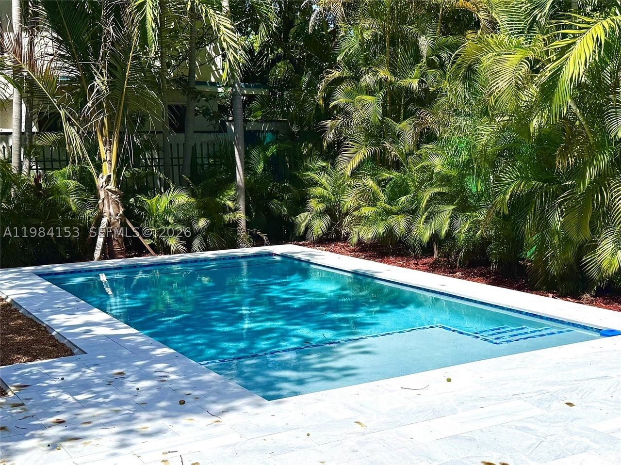 1345 Sw 14th Ave - Photo 5 of 50