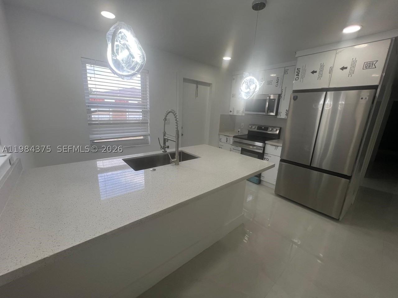 361 Nw 16th St - Photo 7 of 28