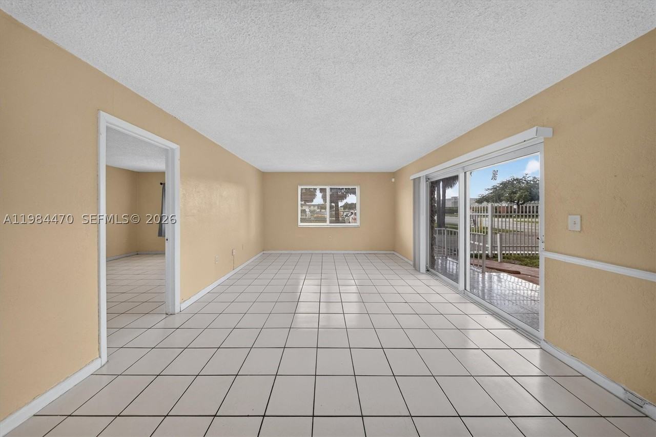 505 Nw 177th St #103 - Photo 2 of 31