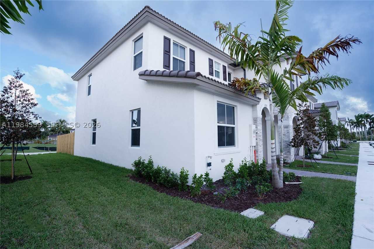 12133 Nw 23rd Ct - Photo 4 of 31