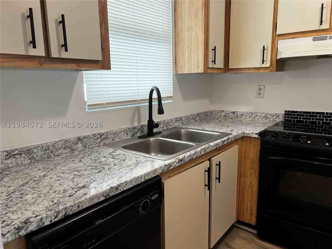 6001 Shakerwood Cir #204 - Photo 3 of 20