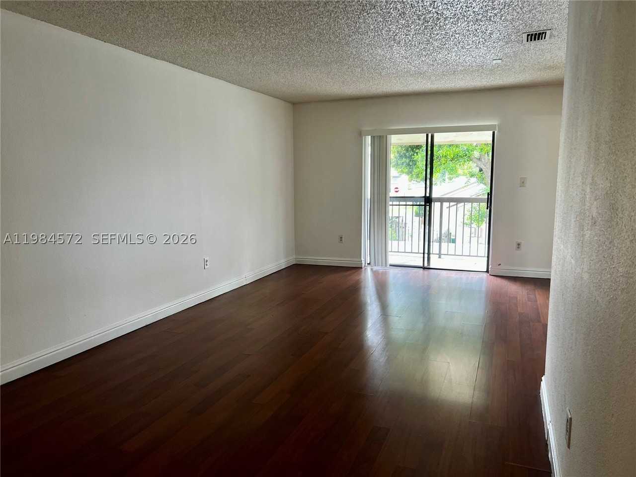 6001 Shakerwood Cir #204 - Photo 7 of 20