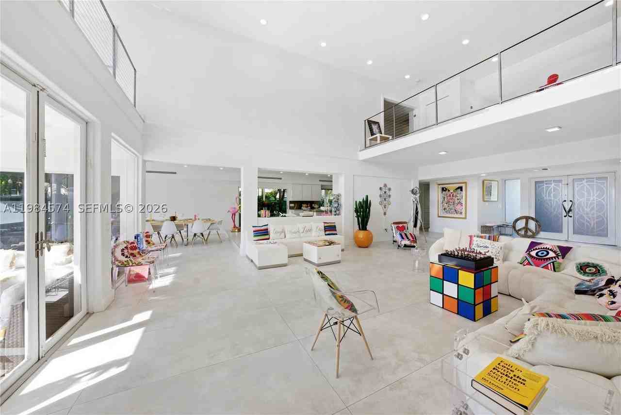3401 Ne 165th St - Photo 6 of 50