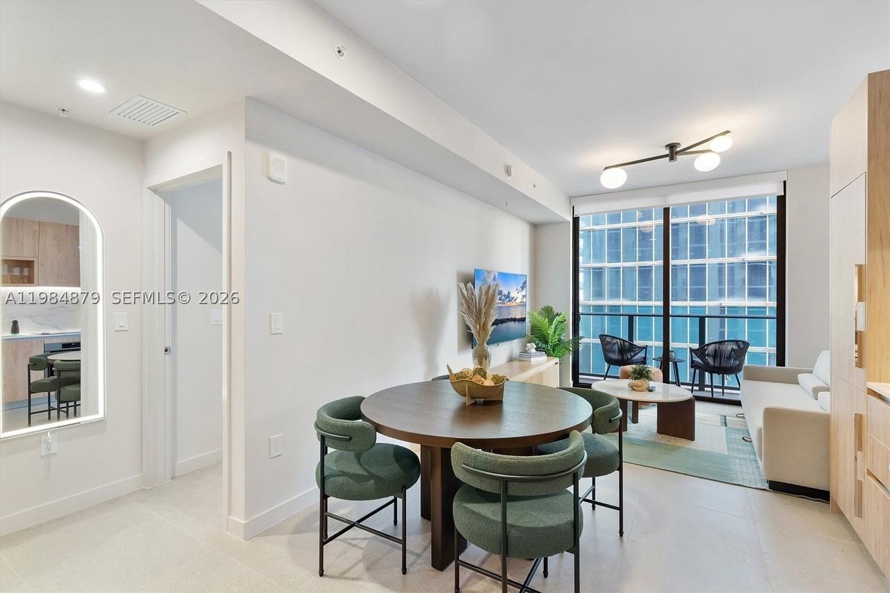 11 Ne 6th St #1805