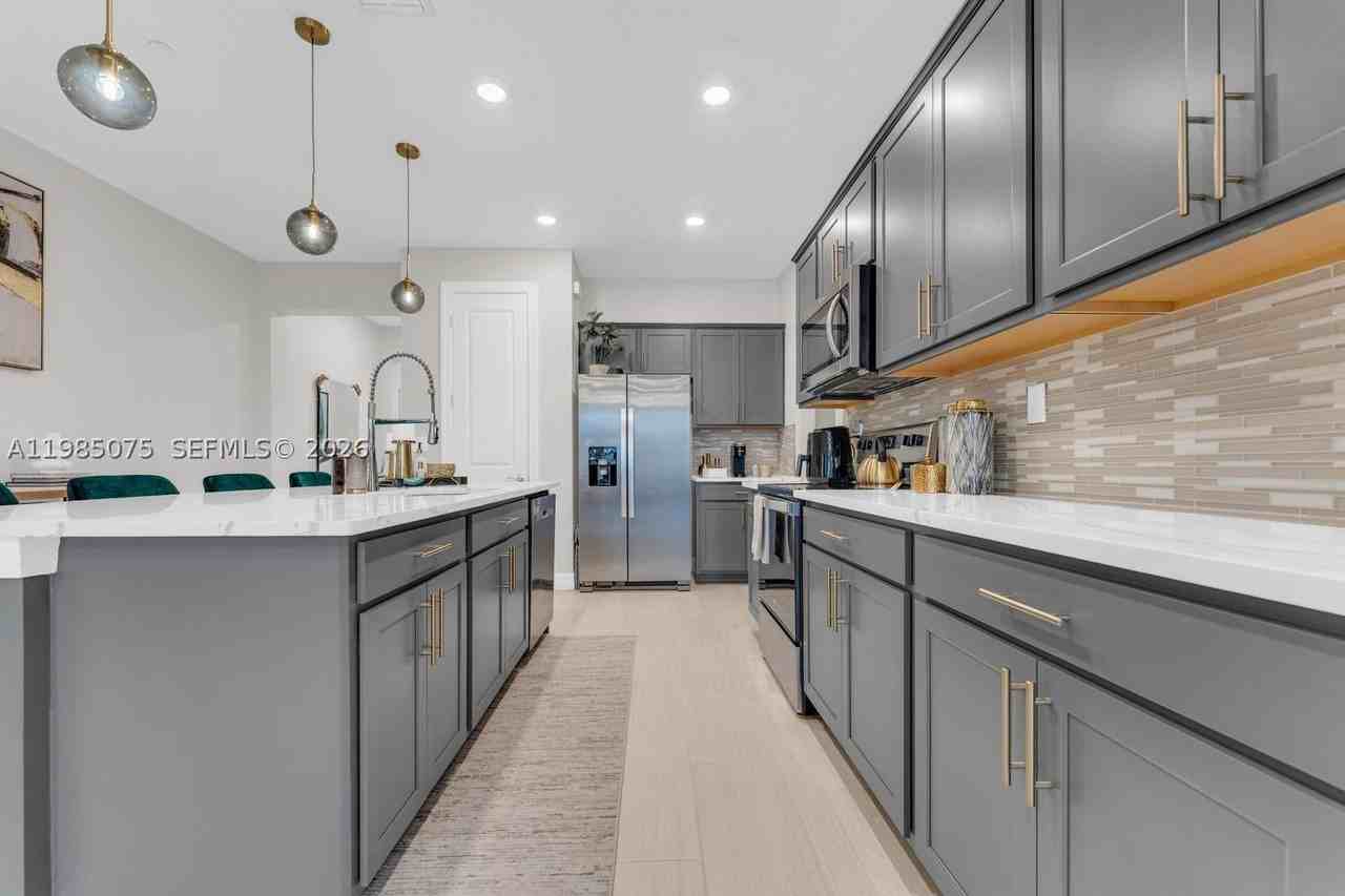 8351 Nw 7th Ct - Photo 3 of 21