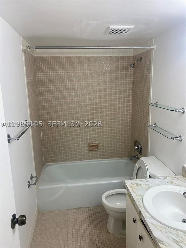 7201 Miami Lakes Dr #B14 - Photo 5 of 5
