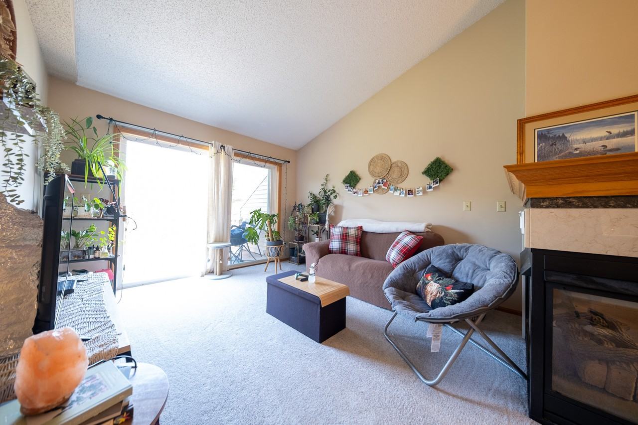 8772 Coburn Ct #1 - Photo 4 of 27