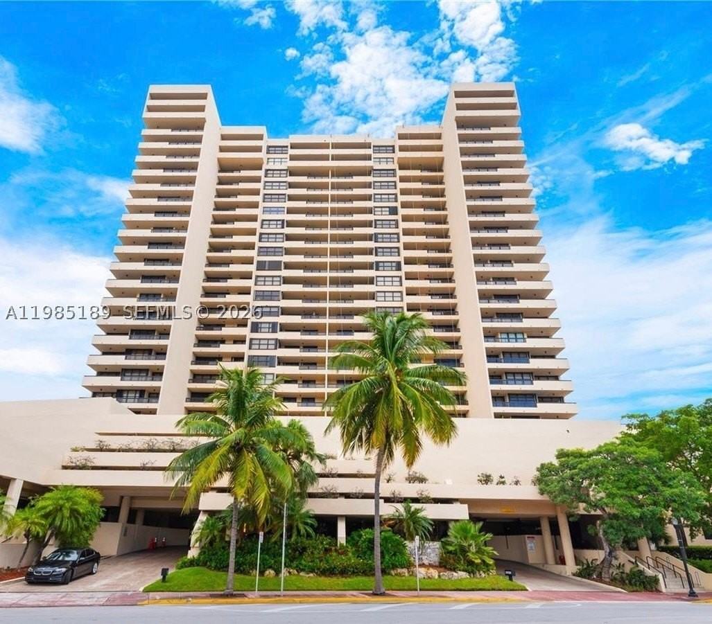 2555 Collins Ave #2002