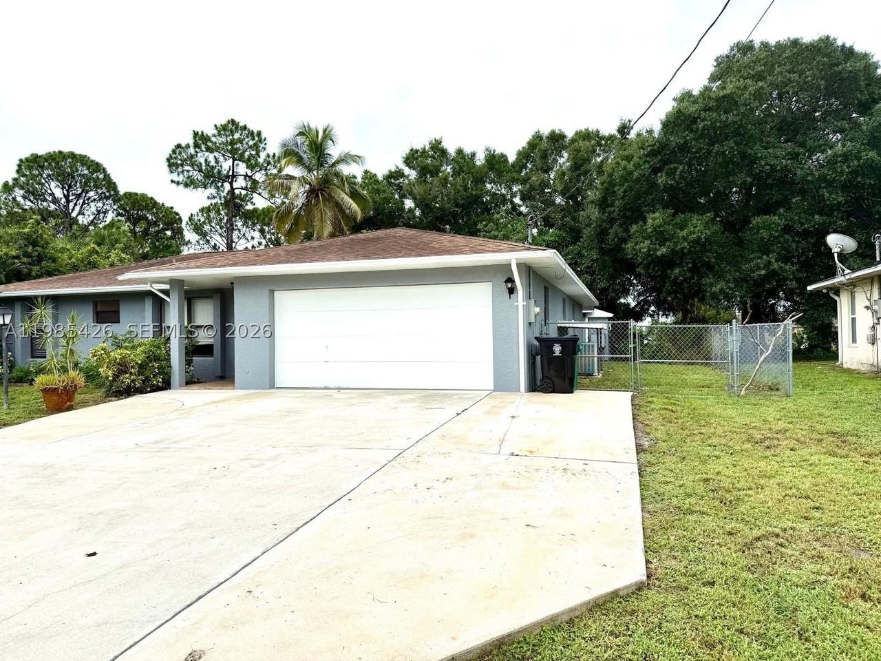 210 Sw Voltair Ter - Photo 2 of 19