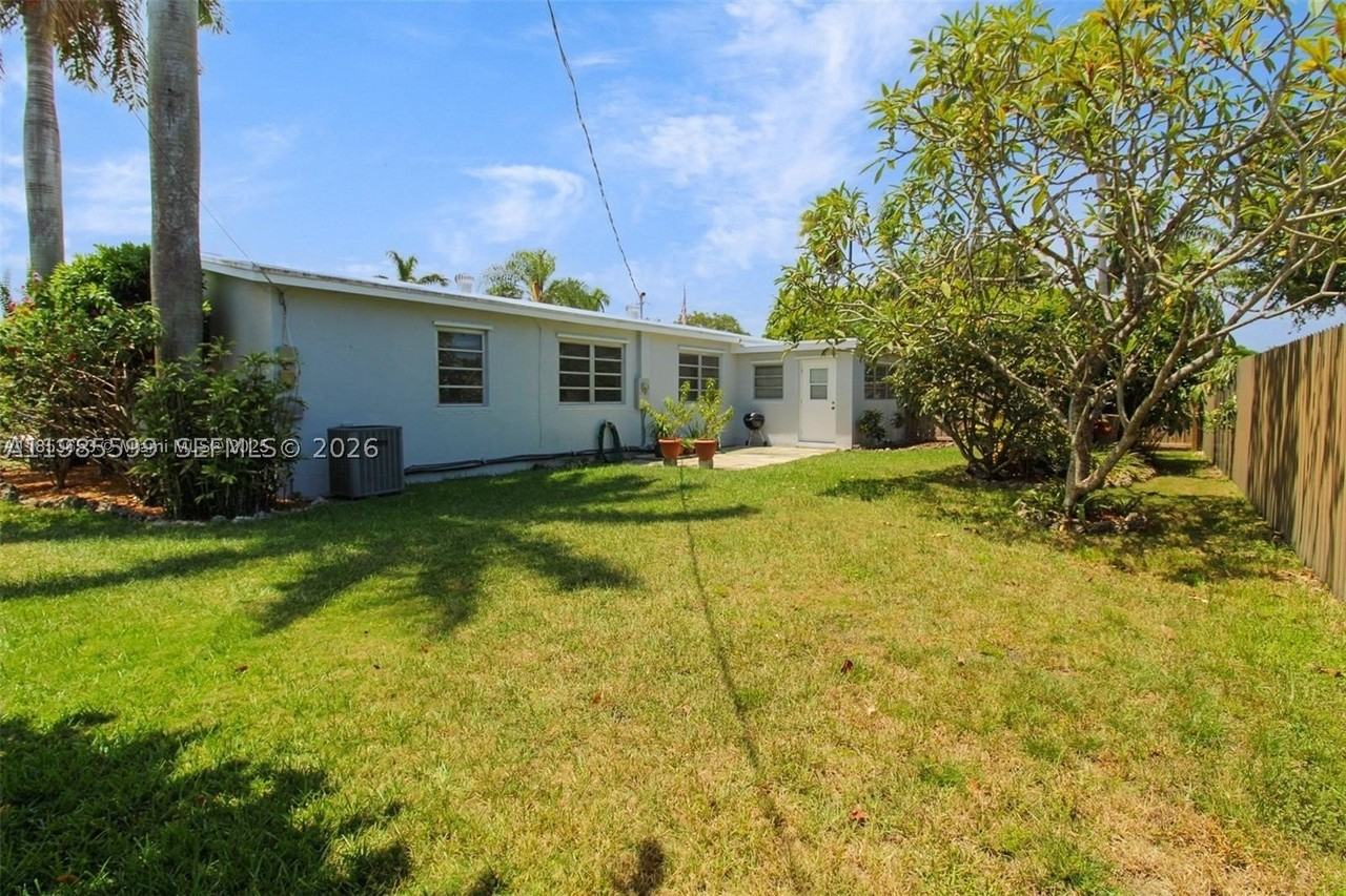 10250 Caribbean Blvd - Photo 5 of 19