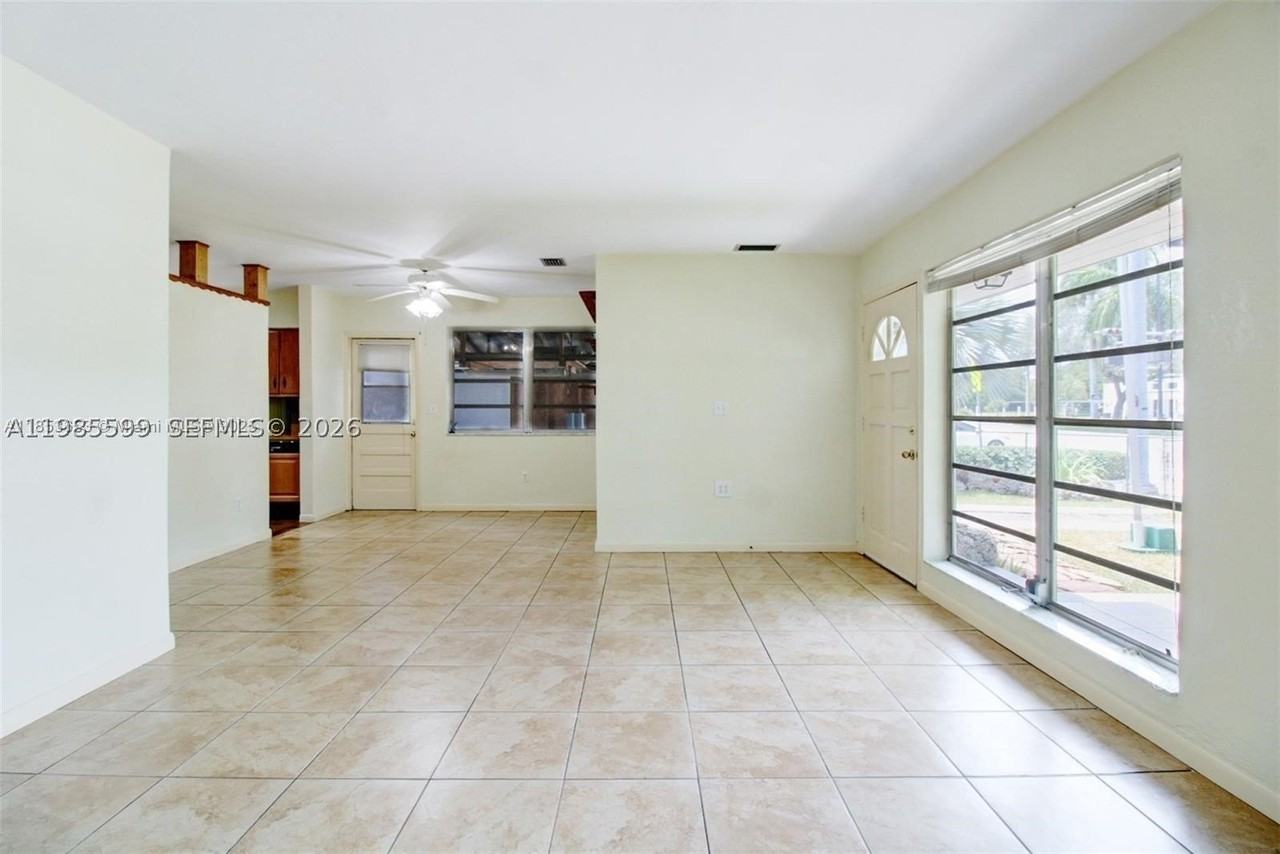10250 Caribbean Blvd - Photo 7 of 19