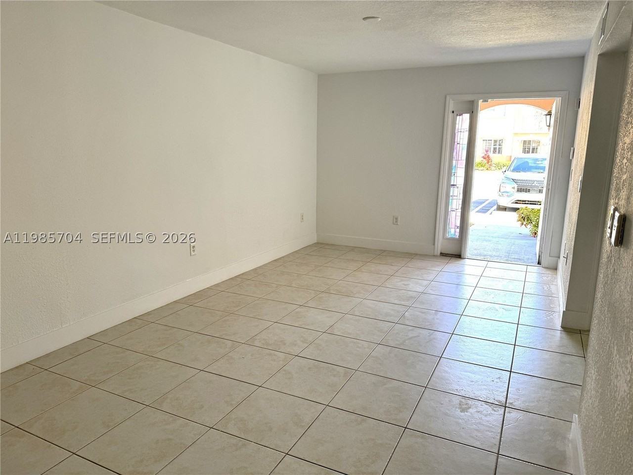 1260 Se 28th Ct #104 - Photo 4 of 14