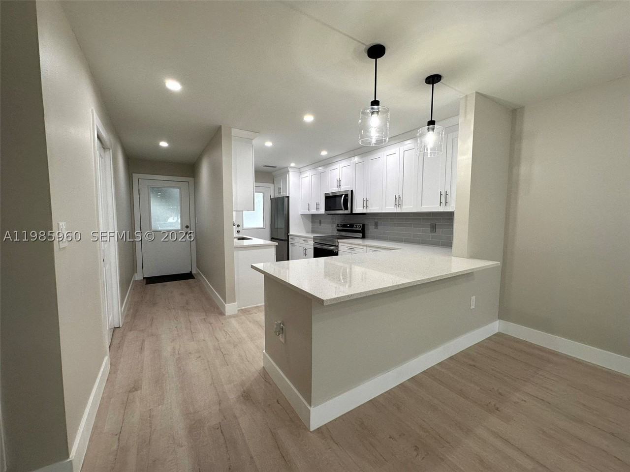 708 Victoria Dr #101 - Photo 4 of 21