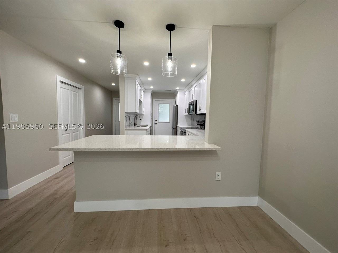 708 Victoria Dr #101 - Photo 5 of 21