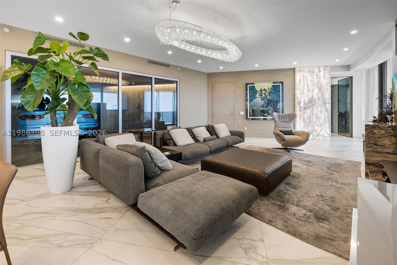 18555 Collins Ave #2201 - Photo 6 of 50