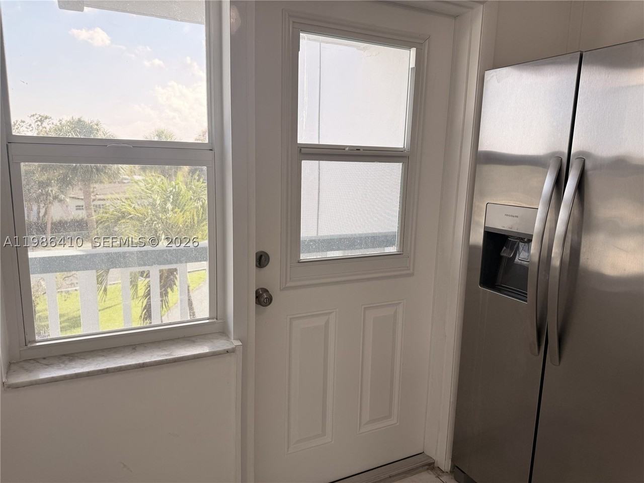 2223 Park Ln #306 - Photo 5 of 32